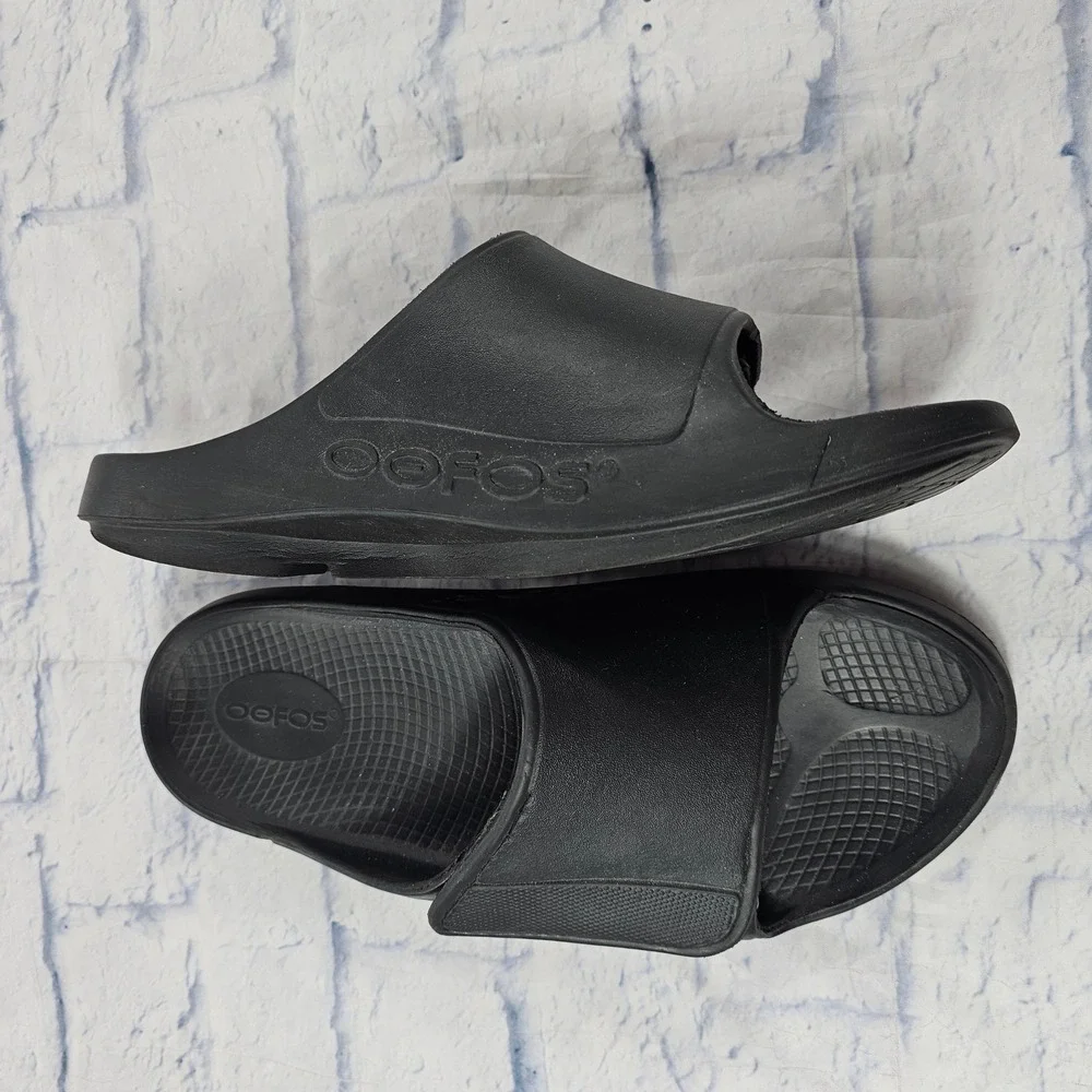 OOFOS OOahh Sport Flex Sandals M13 W15 Black Adjustable Recovery Slides